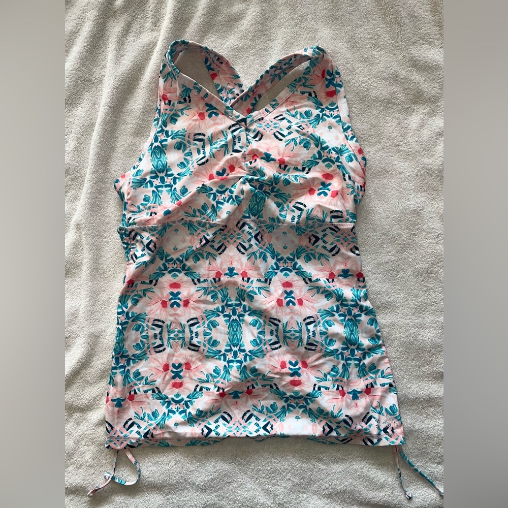 NEW - UV SKINZ Women's Swim Tankini with Built in Bra - UPF 50+. Large.